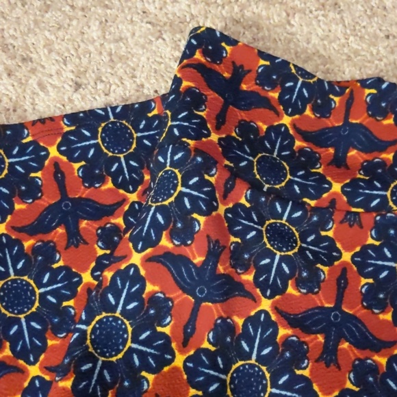 Lula Roe - Picture 3 of 3